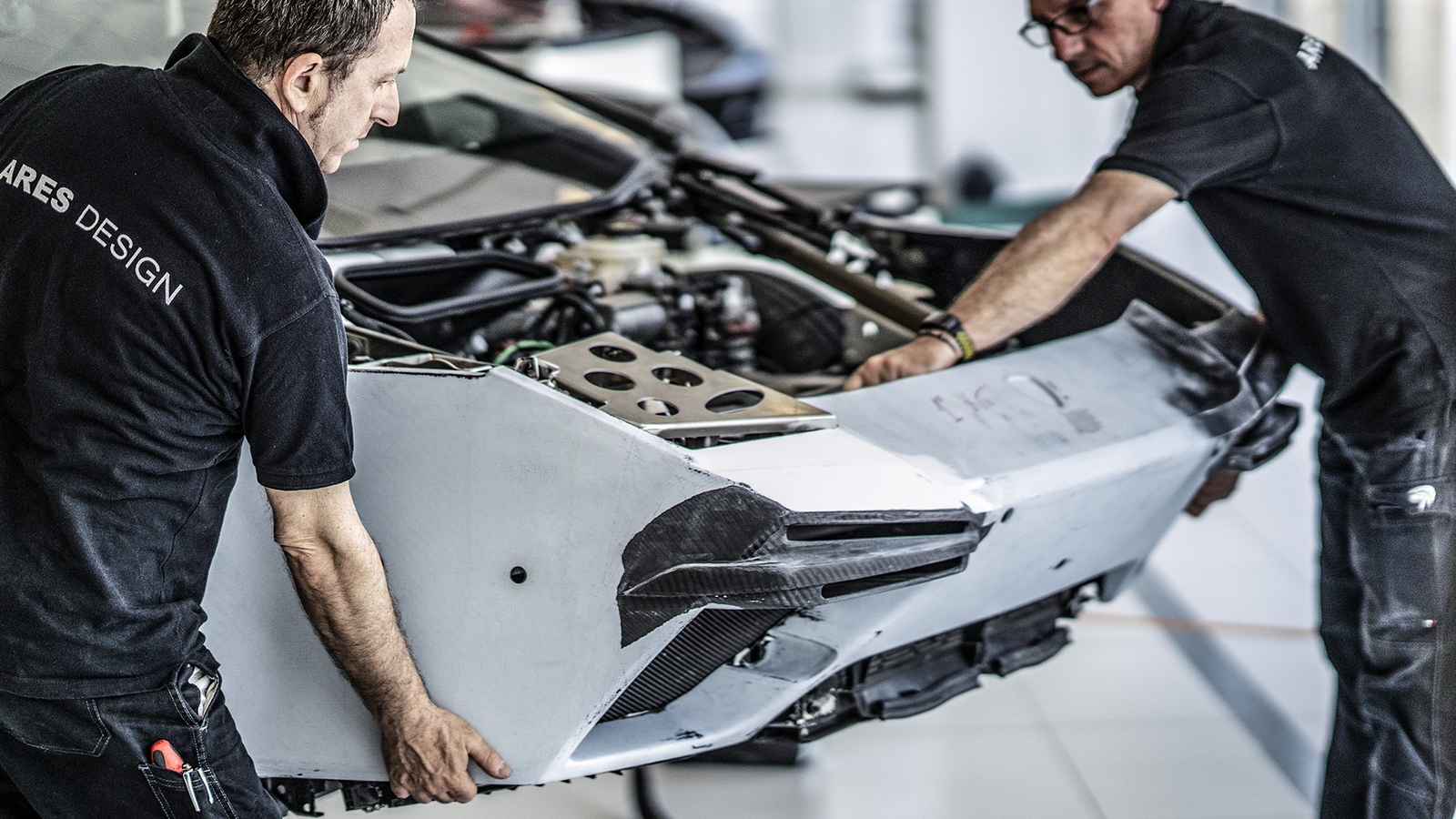 ARES Modena, handcrafting and engineering.